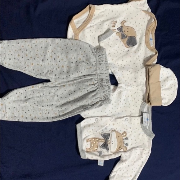 4 piece set Baby outfit - Picture 1 of 3